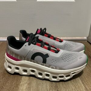 NWOT ON Cloud Cloudmonster